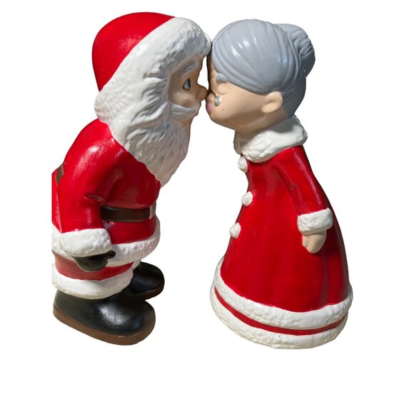 Kissing Santa & Mrs Claus Homemade Ceramic Decor - Picture 2 of 9